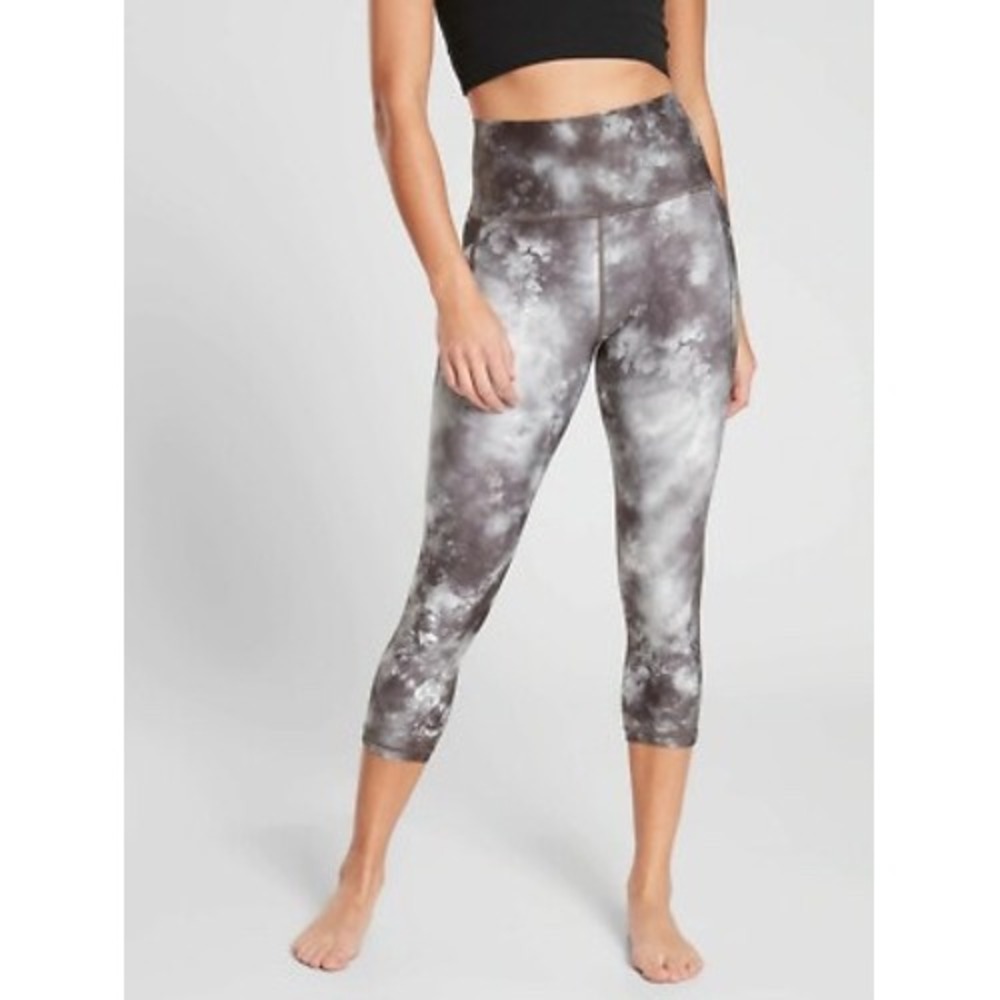 Athleta Women's Gray Tie-Dye Capris